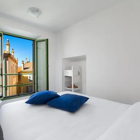Cannes Old Town Suites Esterno foto