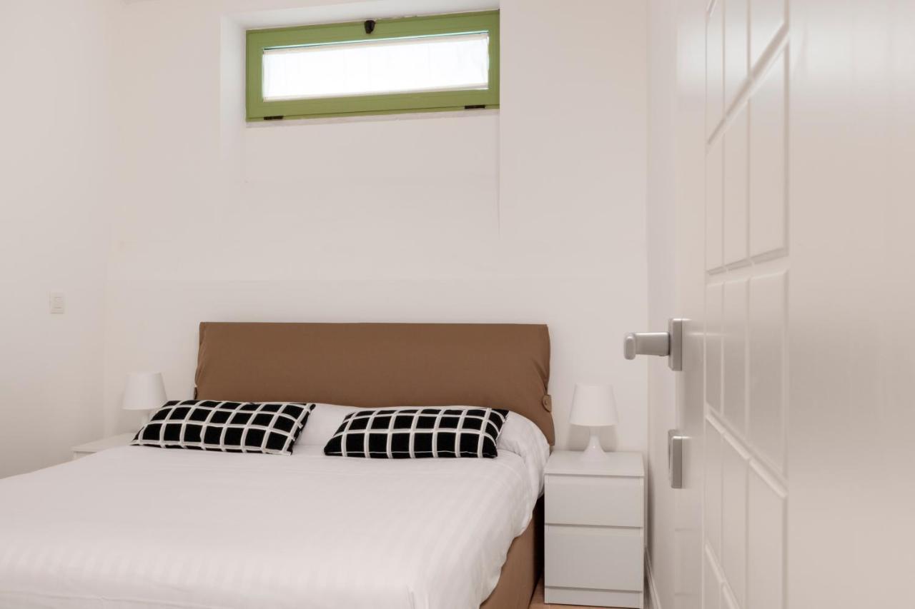Old Town Apartment *